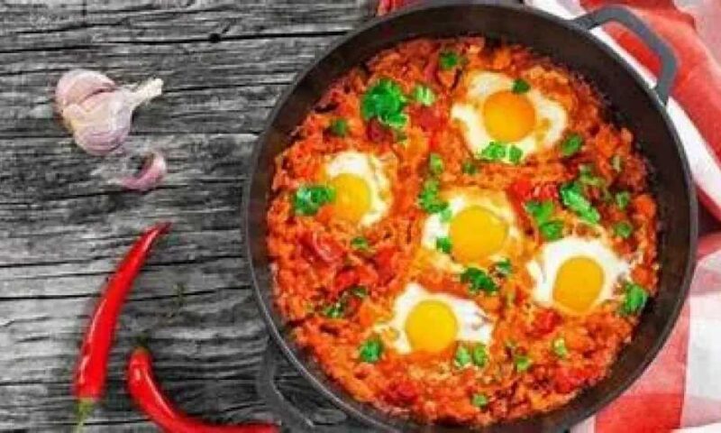 طريقة عمل الشكشوكة الأصلية بقوام كريمي ونكهة مميزة: وصفة مصرية سهلة لفطور وعشاء شهي
