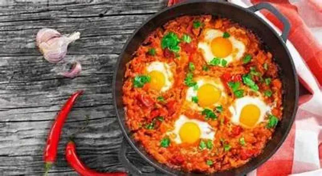 طريقة عمل الشكشوكة الأصلية بقوام كريمي ونكهة مميزة: وصفة مصرية سهلة لفطور وعشاء شهي