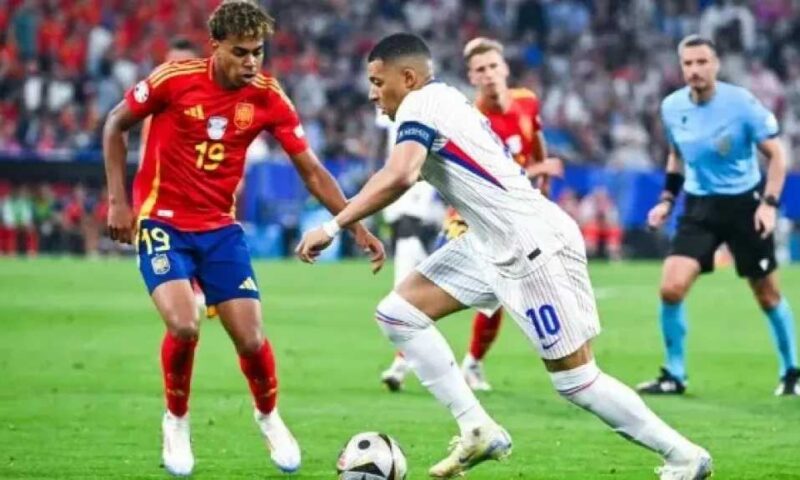 قناة مجانية ناقلة لمباراة أسبانيا وفرنسا فى كأس العالم