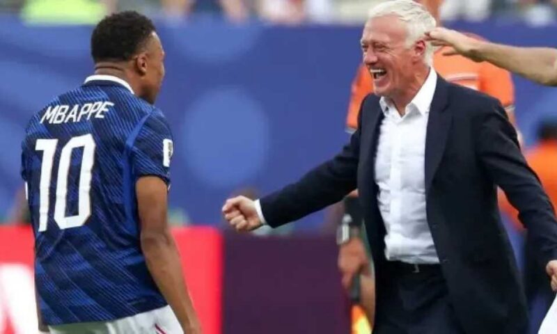 بكلمات مؤثرة.. مبابي يودع ديشامب قبل موقعة إنجلترا: ”التاريخ سيُخلّد عظمتك”