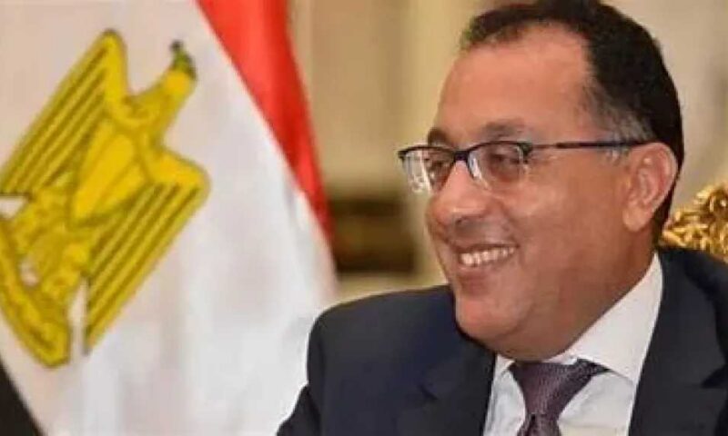 مدبولي يهنئ الرئيس السيسي بذكرى ثورة 23 يوليو ويؤكد : محطة فارقة في تاريخ بناء الدولة المصرية