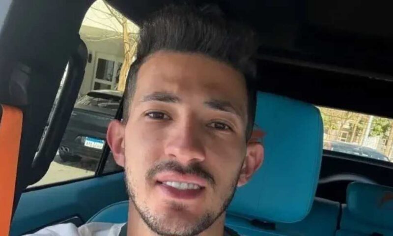 الزمالك يتحرك لتجديد عقد أحمد فتوح.. واللاعب يطمئن الجماهير