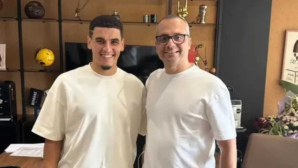 سفيان بنجديدة يوجه رسالته الأولى لجماهير الأهلي: ”سأقاتل لإسعادكم وحصد البطولات”