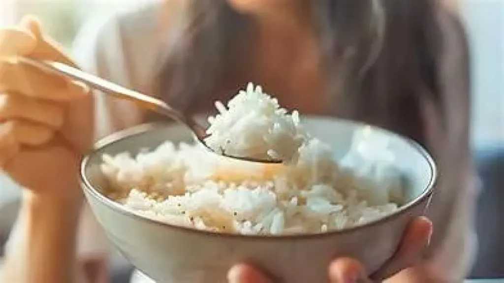 تناول الأرز يوميًا : هل هو مفيد أم ضار؟ خبراء يكشفون الفوائد والمخاطر