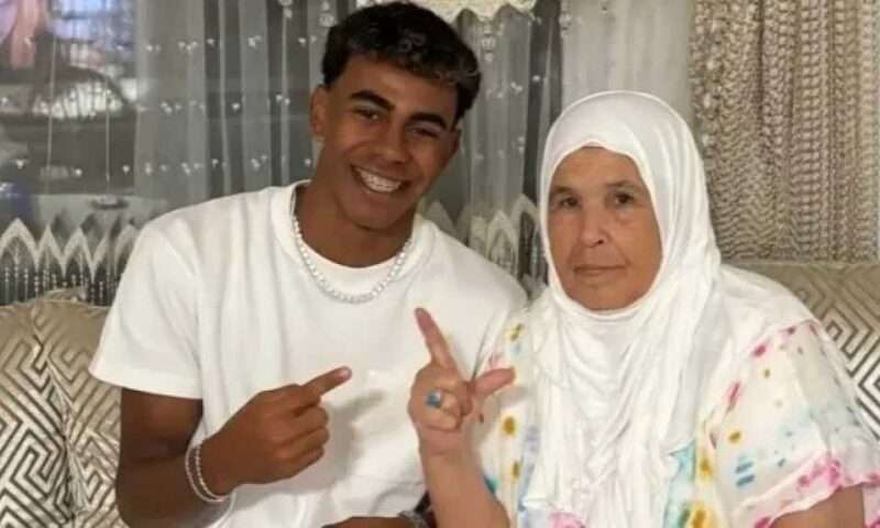 جدة يامال تحتفل بالذهب المونديالي: ”الرفيسة” بانتظار نجم إسبانيا عقب التفوق على ميسي