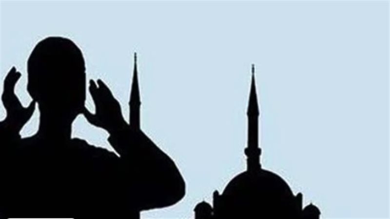 تفسير حلم سماع الأذان في منام العزباء وعلاقته بتحسن الأوضاع المادية