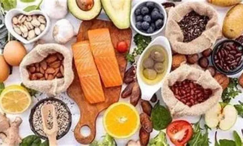 8 أطعمة تدعم جهازك المناعي وتساعد الجسم على مقاومة العدوى بشكل طبيعي