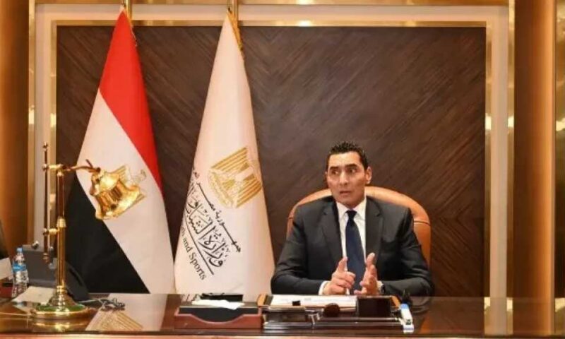 وزير الشباب والرياضة يُشيد بشراكة الأهلي و«فودافون» لرعاية وحقوق تسمية الاستاد