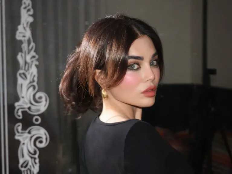 هيفاء وهبي تُبهر جمهور بيروت وتتجاوز موقفاً محرجاً على المسرح