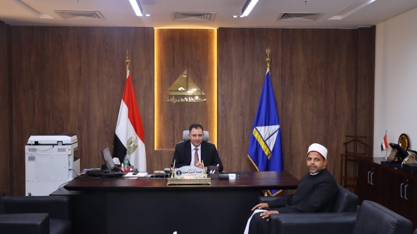 محافظ دمياط يهنئ مدير مديرية الأوقاف الجديد بمنصبه