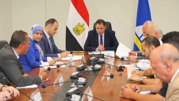 محافظ دمياط يتابع ارتفاع منسوب مياه الري والصرف الزراعي بمنطقة السواداية