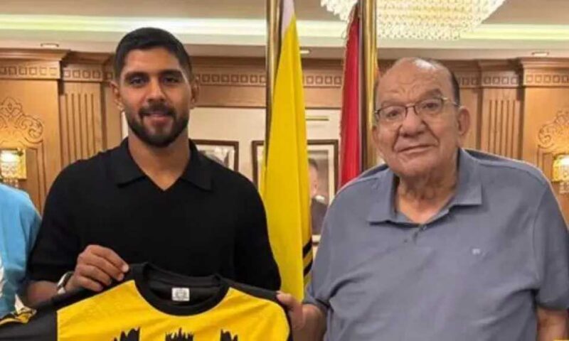 المقاولون العرب يضم الهداف شادي حسين في صفقة مجانية