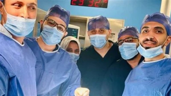 مستشفيات جامعة بنها تنجح في إنقاذ طفل بجراحة دقيقة
