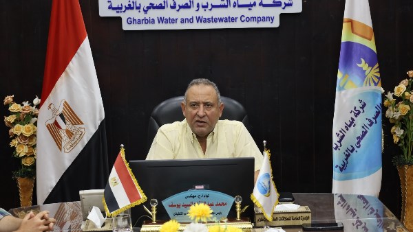 رئيس مياه الشرب بالغربية يوجه إجراءات السلامة والأمان الميدانى أثناء تنفيذ أعمال تطهير البيارات