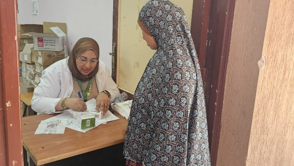 خَدَمت 1248 مواطنا.. محافظ الغربية يتابع القافلة الطبية في قرية محلة القصب