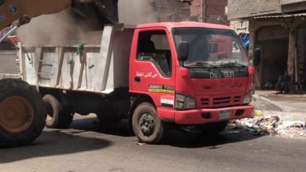 رفع 330 طنًا من التراكمات التاريخية في يوم واحد بحي أول المحلة وكفر الزيات وزفتى