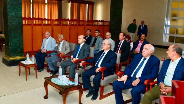 نائب رئيس مجلس الوزراء للشئون الاقتصادية ومحافظ الغربية يتفقدان شركة مصر للغزل والنسيج بالمحلة الكبرى لتطوير الصناعة