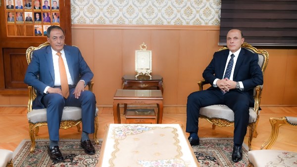 محافظ الغربية يهنئ اللواء رشاد فاروق بمناسبة توليه مسئولية مدير أمن الغربية.. ويشيد بمسيرته وخبراته