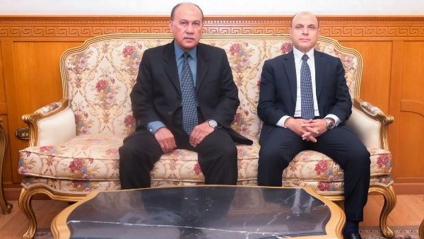 محافظ الغربية يهنئ اللواء منتصر محفوظ لتوليه منصب مساعد وزير الداخلية لمنطقة وسط الدلتا