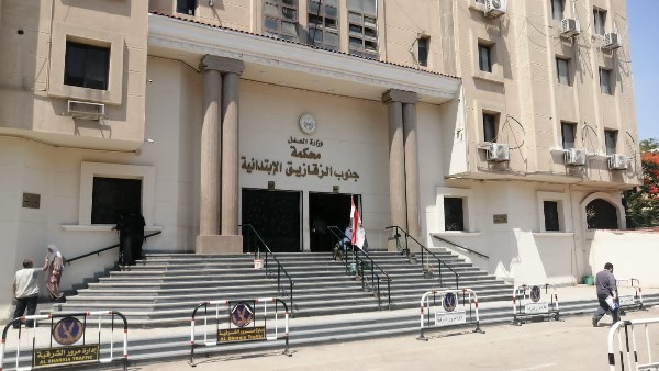 جنايات الزقازيق تنظر محاكمة رئيس وحدة محلية و3 موظفين ومواطن بتهمة تزوير رخصة بناء