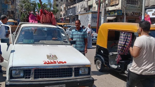حملات مكبرة لإزالة التعديات والإشغالات المخالفة وإعادة الانضباط إلى الشوارع بالشرقية