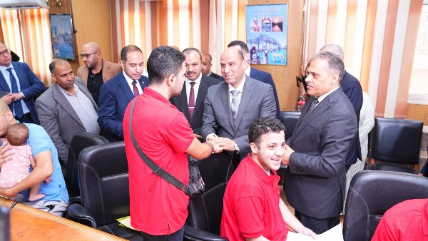 رداد والأشموني يسلمان 50 عقد عمل لذوي الهمم من أبناء الشرقية