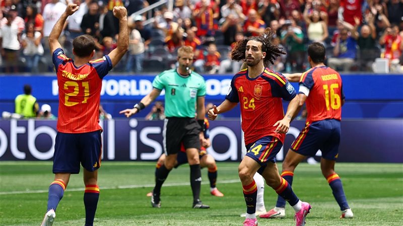بيدرو بورو يحرز هدف إسبانيا الثاني في شباك النمسا
