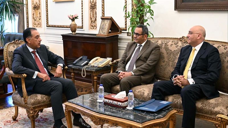 مدبولي يستقبل الرئيس التنفيذي الجديد لجهاز تنمية المشروعات المتوسطة والصغيرة ومتناهية الصغر