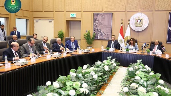 تفاصيل اطلاق خدمة “تراخيص المحال العامة” عبر منصة مصر الرقمية .. تحويل الاقتصاد غير الرسمي للوطنى