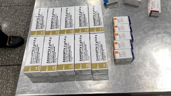قيمتها 5 ملايين جنيه.. ضبط أدوية أورام مهربة مع راكب في مطار القاهرة