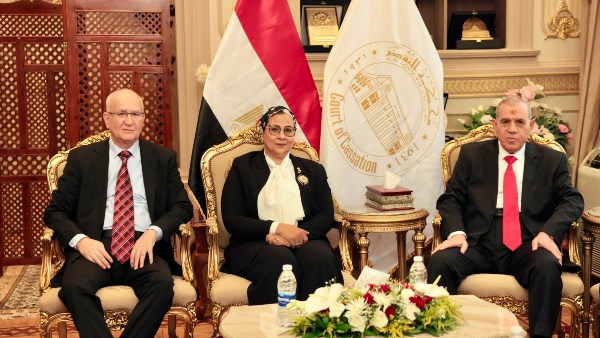 عمار تهنئ رئيسا محكمة النقض والقضاء الأعلى بمناسبة توليهما منصبهما