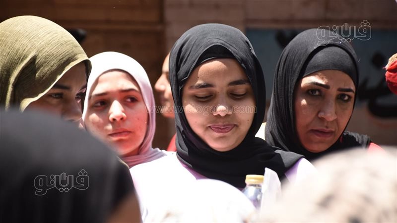 تباين آراء طلاب الثانوية العامة حول مستوى امتحان اللغة الإنجليزية، أمهات مصر ترصد ردود الأفعال