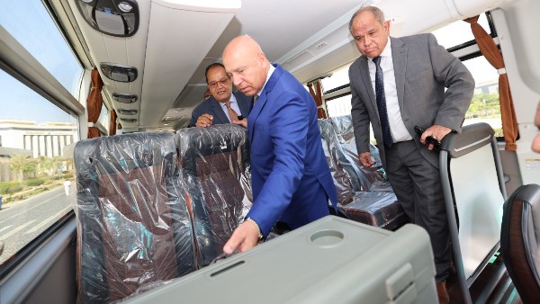 تدشين 20 أتوبيسًا مكيفًا إنتاج النصر للسيارات