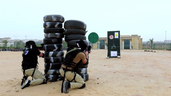 الداخلية تنظم دورة تأهيلية لكوادر الشرطة النسائية المشاركة بمهام حفظ السلام