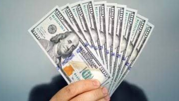 بيع وشراء.. سعر الدولار الآن في البنوك