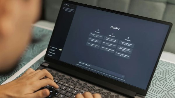 بعد موجة غضب المستخدمين.. OpenAI تتراجع وتصلح تصميم ChatGPT الجديد