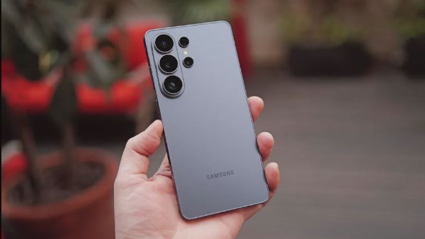 لا داعي للقلق.. سامسونج تكشف سبب اللون الأحمر في شاشة Galaxy S26 Ultra