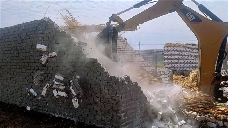 محافظ سوهاج: إزالة 203 حالات تعدي واسترداد أراضي الدولة والتصدي للبناء المخالف