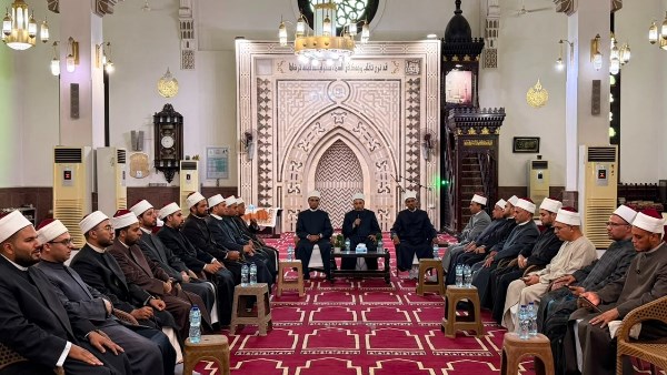 قوافل الأوقاف الدعوية تجوب المناطق المستهدفة بالسويس وبورسعيد
