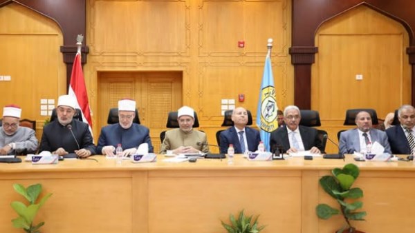 مجلس جامعة الأزهر يعزي الإمام الأكبر في وفاة نجل شقيقته.. ويهنئ محمود صديق بمنصبه