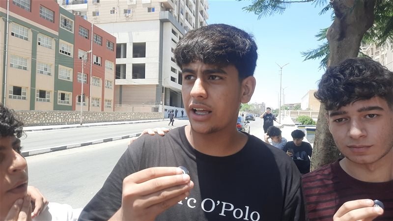 سهل ومن المنهج، امتحان الإنجليزي يرسم البسمة على وجوه طلاب الثانوية بالإسماعيلية (فيديو)