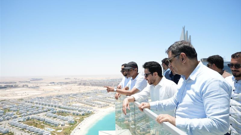 “العلمين الجديدة” تستقبل وفدا سعوديا لبحث أوجه التعاون والاستثمار المشترك