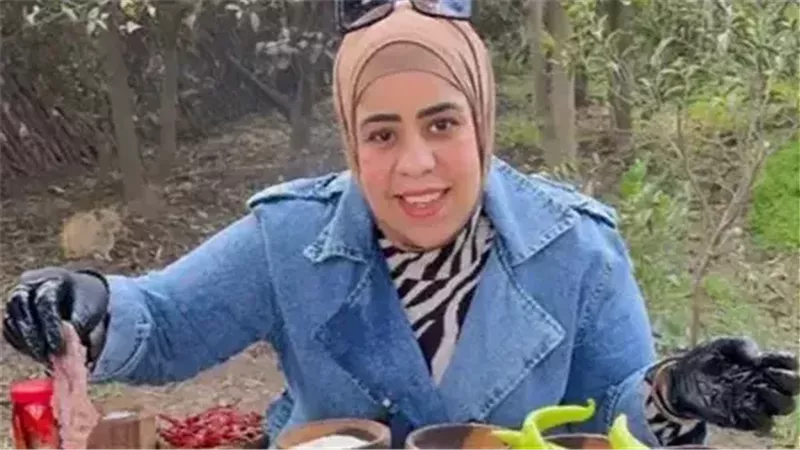 دهب وسيارة وشقق، التفاصيل كاملة لاتهام البلوجر “أم مكة” بغسل أموال تزامنا مع محاكمتها