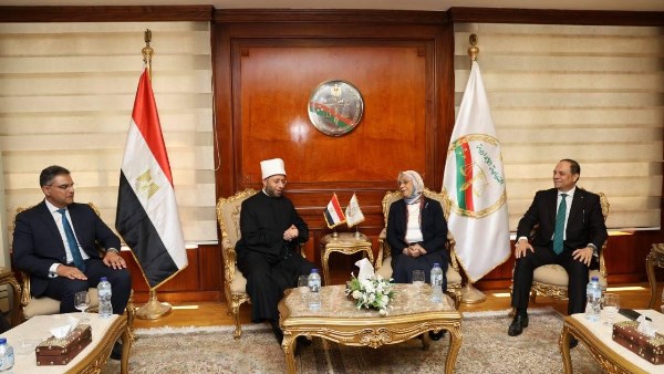 وزير الأوقاف يهنئ رئيسة هيئة النيابة الإدارية لتوليها منصبها الجديد