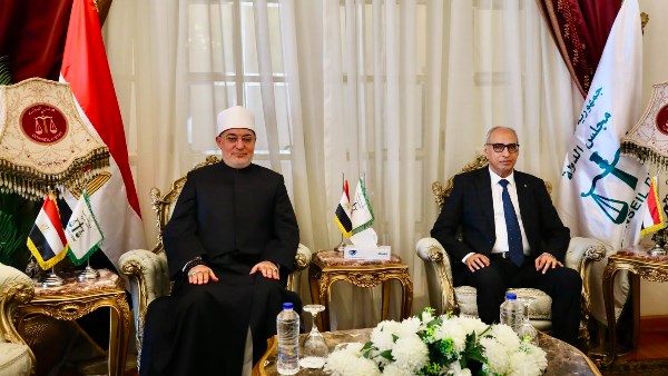 مفتي الجمهورية يهنئ رئيس مجلس الدولة بمناسبة توليه رئاسة المجلس رسميًّا