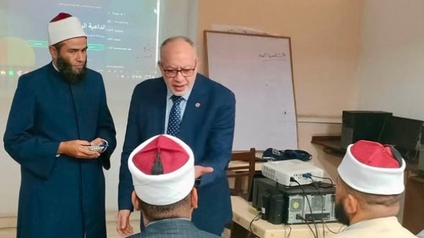 الداعية الرقمي المؤثر محور اهتمام الأزهر.. تدريب جديد للوعاظ