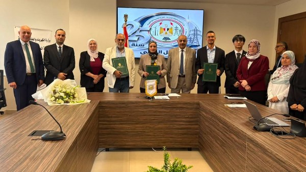 نقل الكهرباء توقع عقد ربط محطة محولات البدرشين بالشبكة القومية