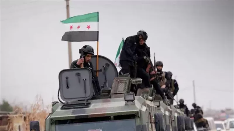 إعلام سوري: مجموعات خارجة عن القانون تستهدف بالرشاشات الثقيلة قوى الأمن الداخلي غربي السويداء