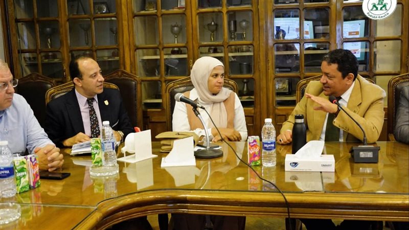 طب بيطري القاهرة تستعرض إنجازاتها في الاستدامة أمام لجنة تحكيم “أفضل كلية صديقة للبيئة”