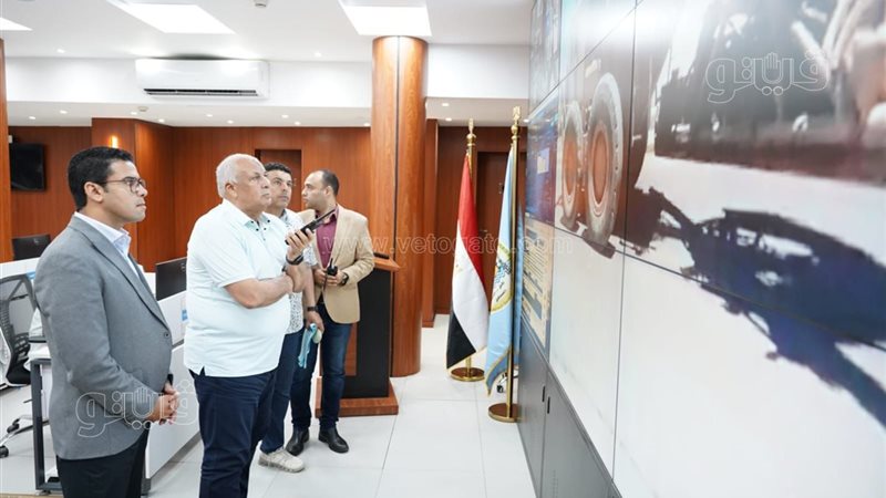 محافظ مطروح يتابع أعمال النظافة بالضبعة ومنظومة ضخ مياه الشرب بالسلوم